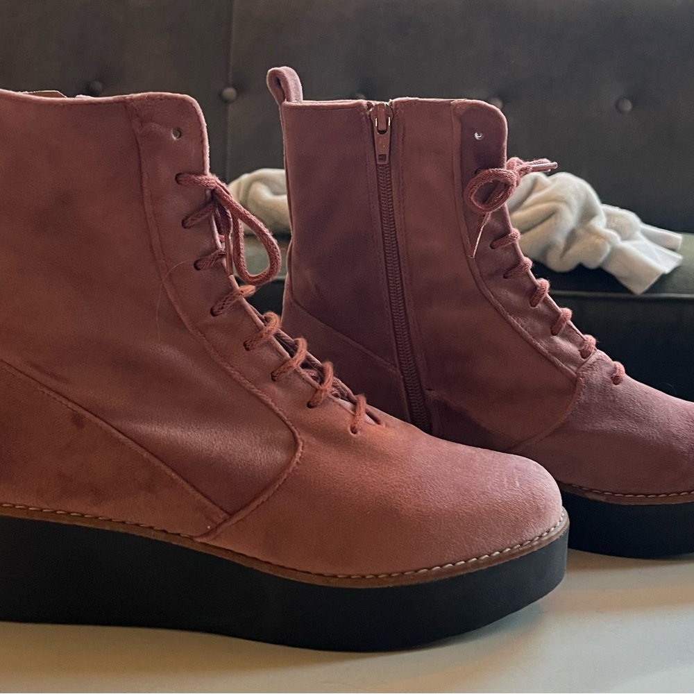 Anthropologie Dusty Rose Lace-Up velvet Ankle Boots 7.5